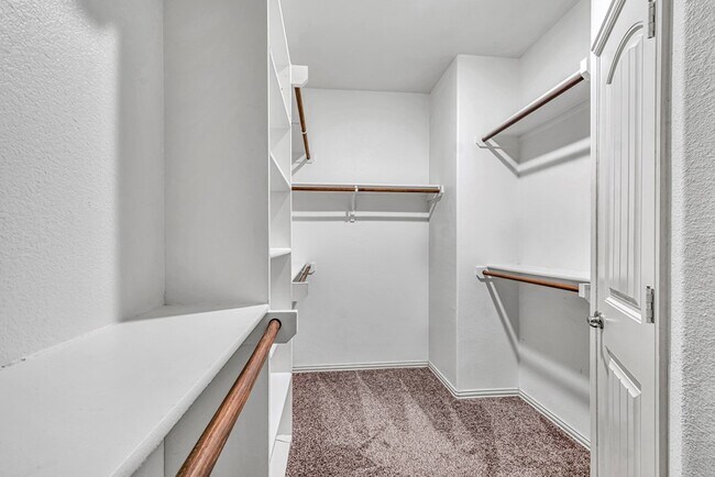 Building Photo - 7017 Kate Reed Dr