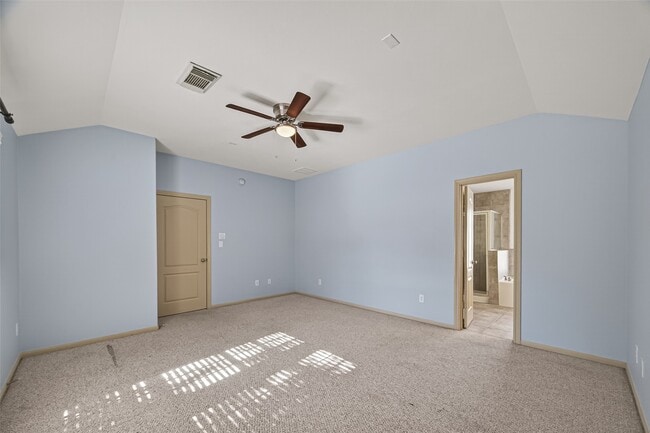 Building Photo - 313 Hogan St