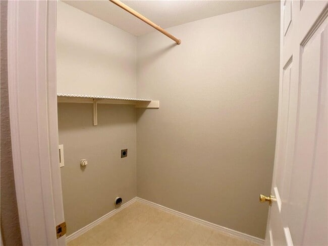 Building Photo - 5801 Fitchwood Ln