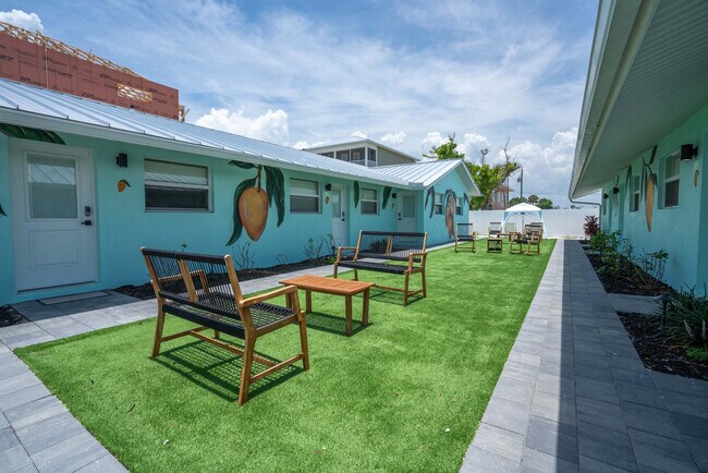 Building Photo - 126 Mango St