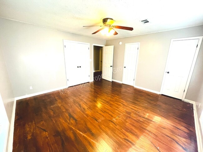Building Photo - 4BR/2BA Home