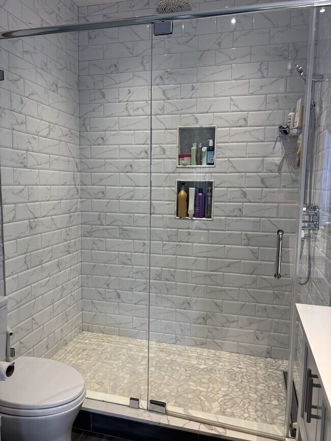 Building Photo - 854 N Ogden Ave