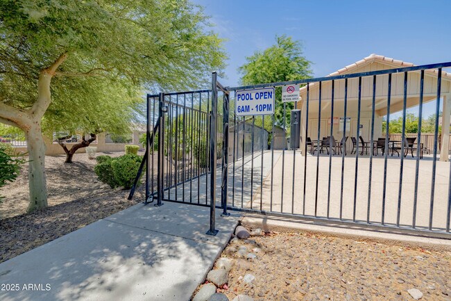 Building Photo - 2723 E Schiliro Cir