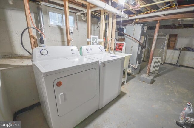 Building Photo - 218 Frederick Ave