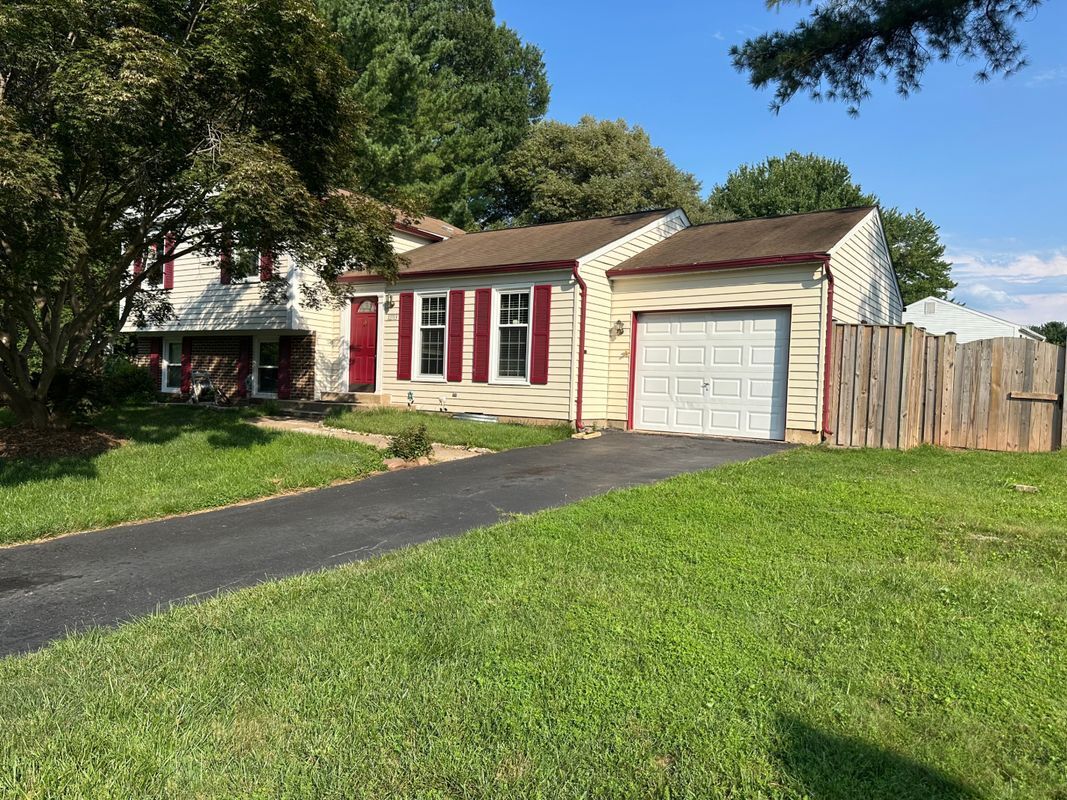 Building Photo - 12713 Carlsbad Ct