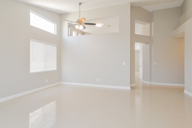 Building Photo - 312 Carole Little Ct