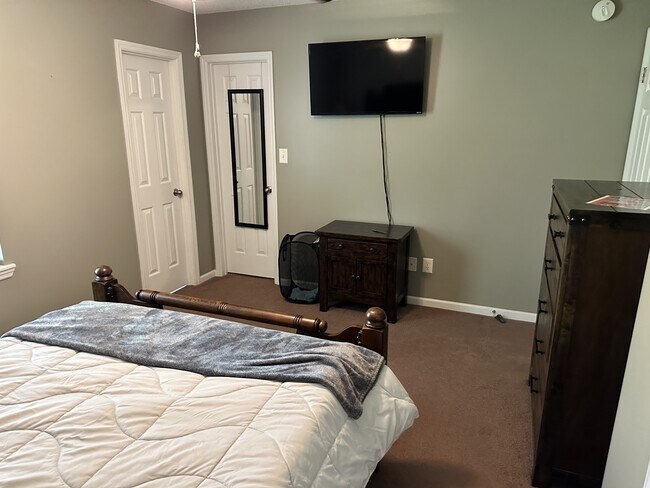 Building Photo - 203 Stockton Ct