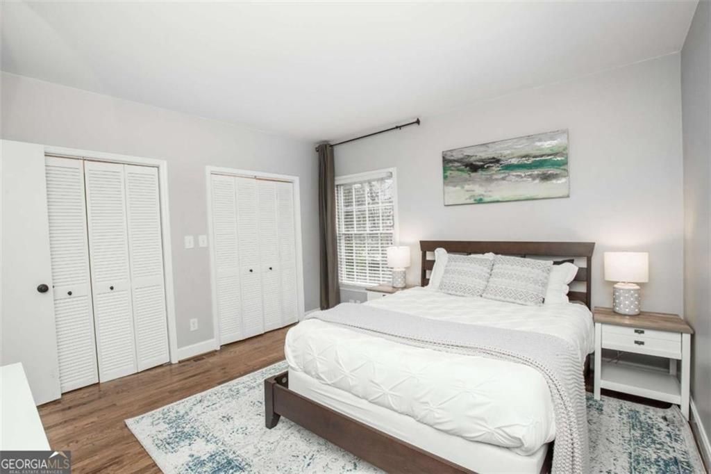 Building Photo - 952 Myrtle St NE