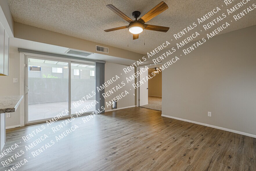 Building Photo - 5005 S Willow Dr