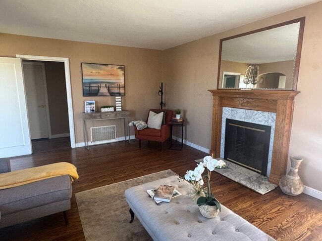 Building Photo - 601 Linden Ave