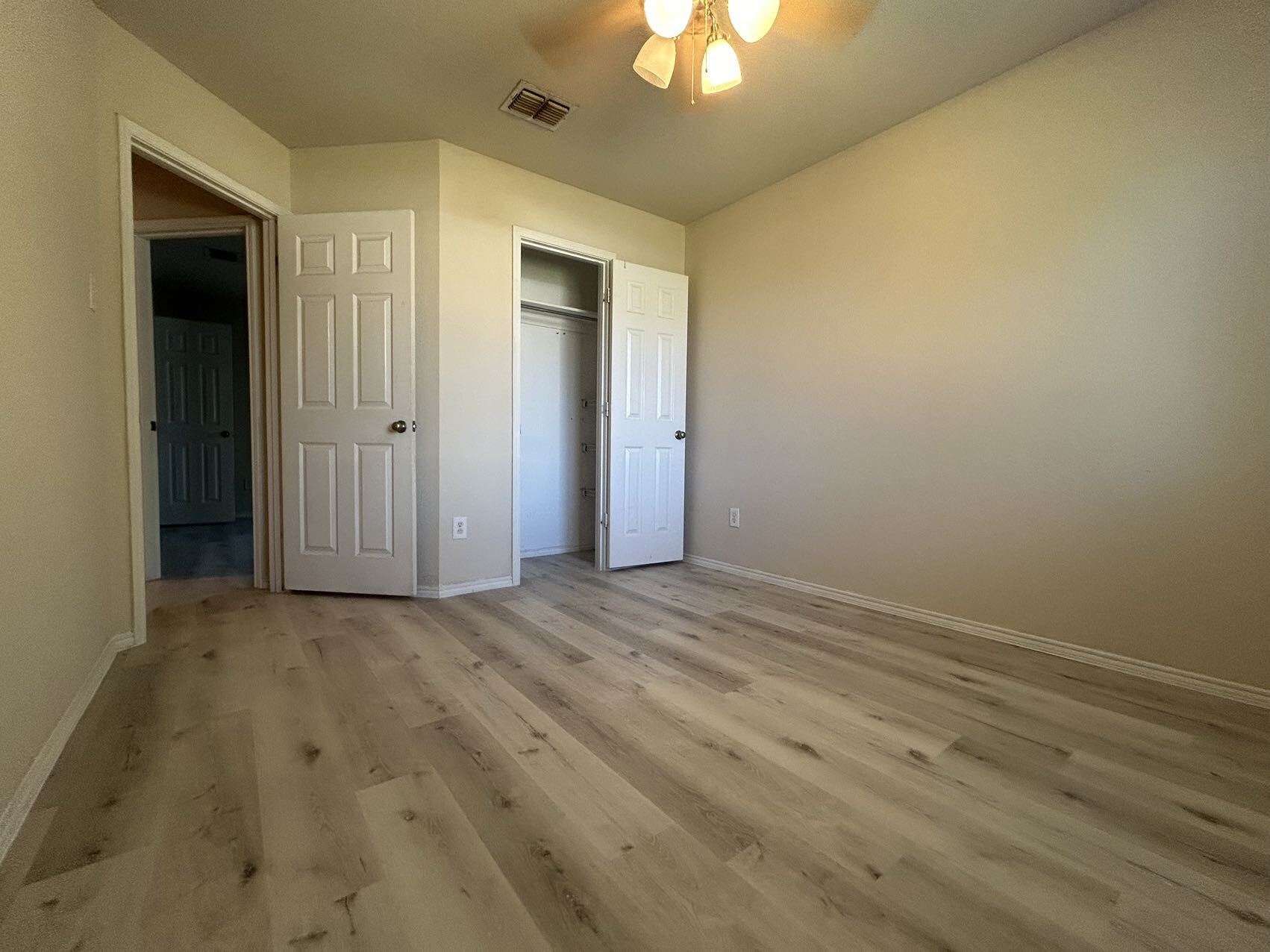 Building Photo - 9213 Centennial Dr