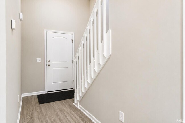 Building Photo - 3561 Canal Square Dr