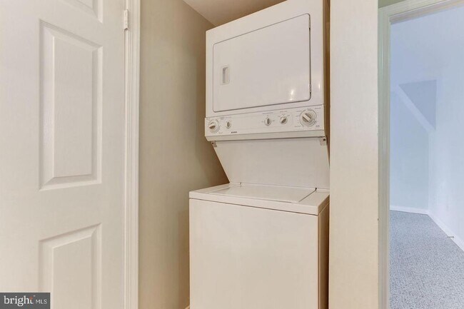 Building Photo - 1759 N Cliff St