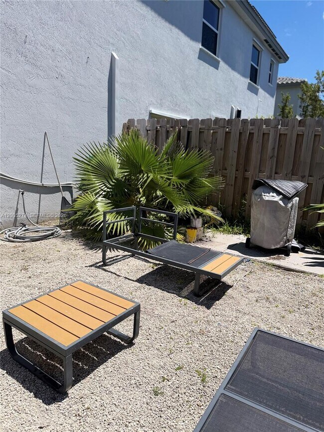 Building Photo - 1756 SE 26th Rd