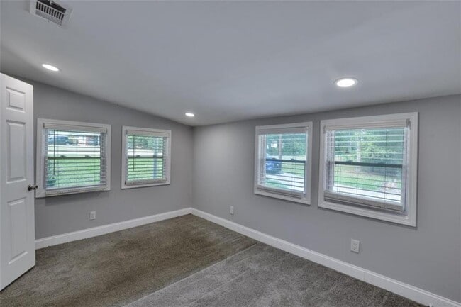 Building Photo - 74 Rountree Rd