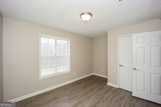 Building Photo - 576 Flint Ridge Ct