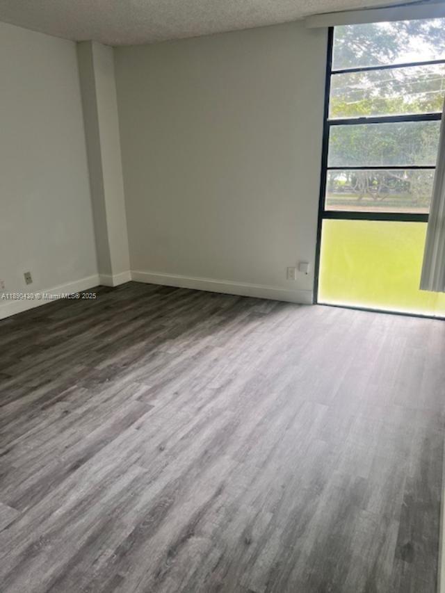 Building Photo - 3475 N Country Club Dr