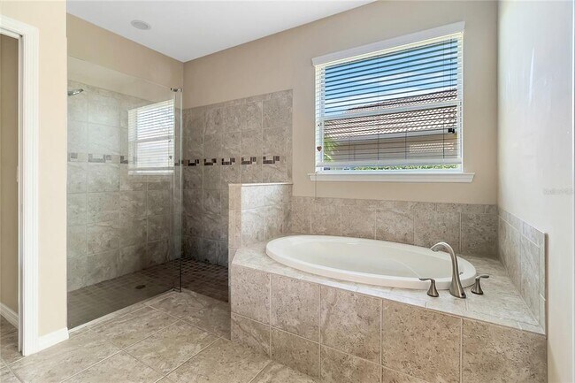 Building Photo - 6289 Falcon Lair Dr