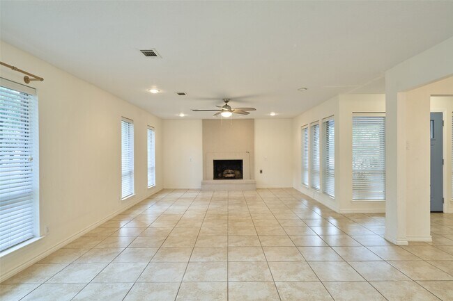 Building Photo - 11616 Timberwild St