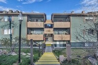 Building Photo - POWDERWOOD 1 BEDROOM