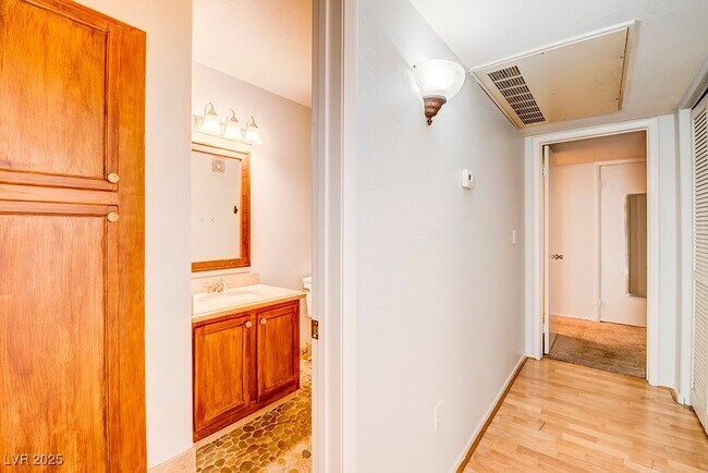 Building Photo - 3060 Casey Dr