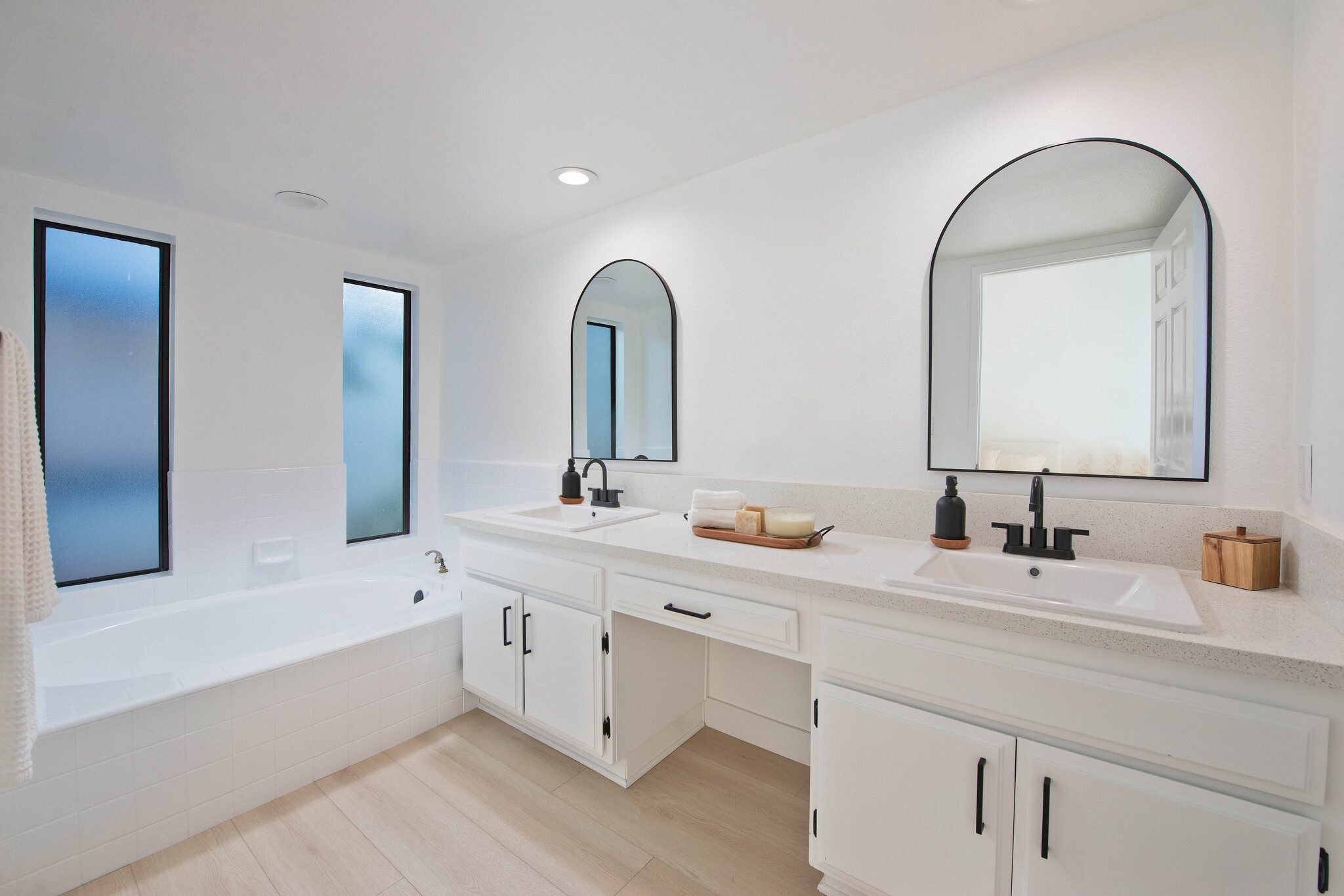 Building Photo - 20645 Roscoe Blvd