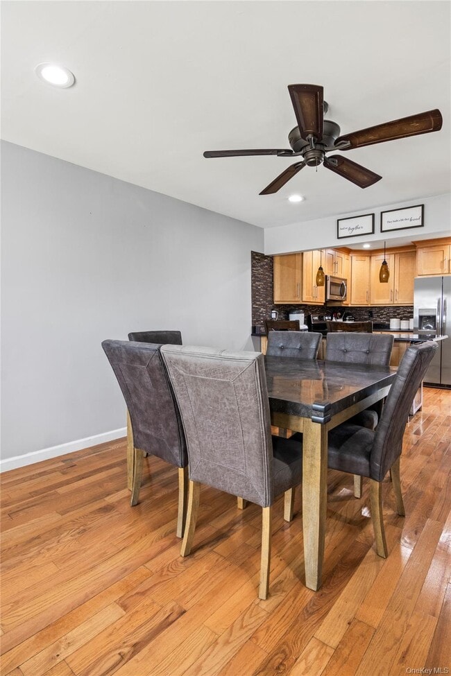 Building Photo - 937 Bowling Green Dr