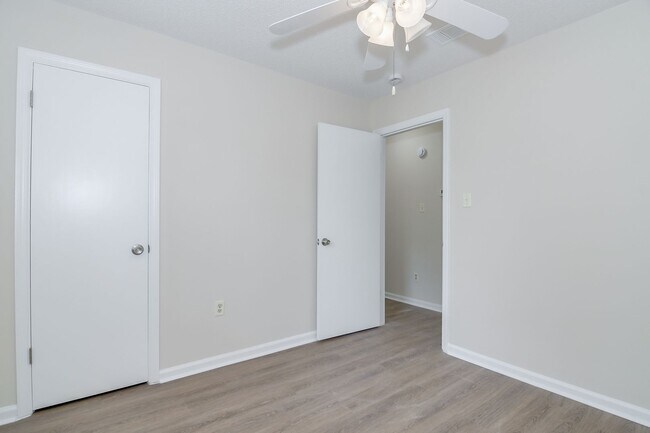 Building Photo - Brick Ranch in Columbia County