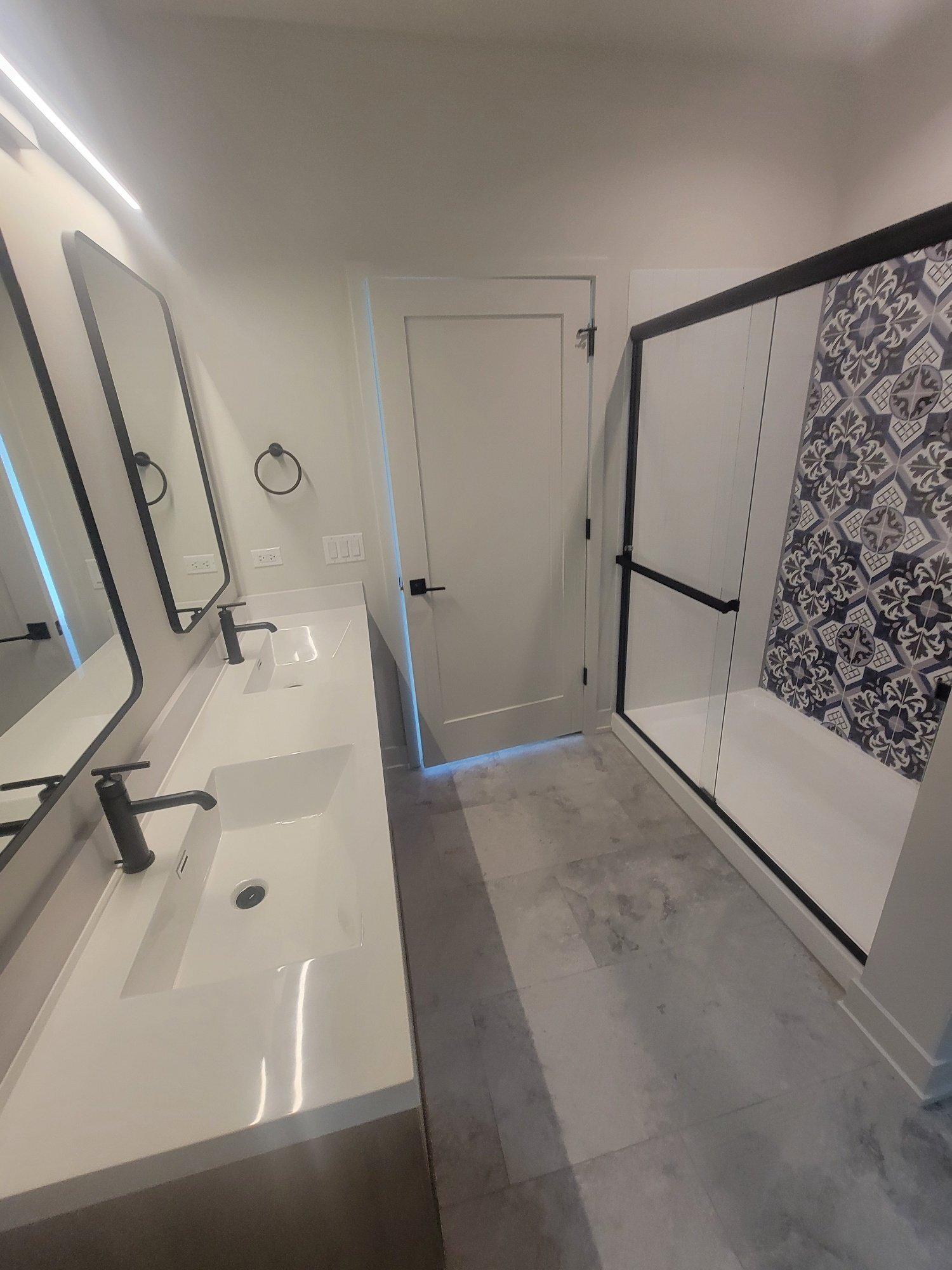 Building Photo - 302 W Liberty Dr