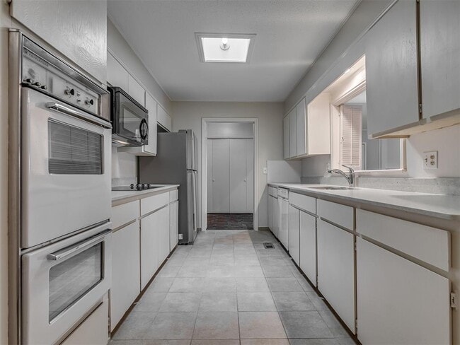 Building Photo - 2530 NW 62nd St