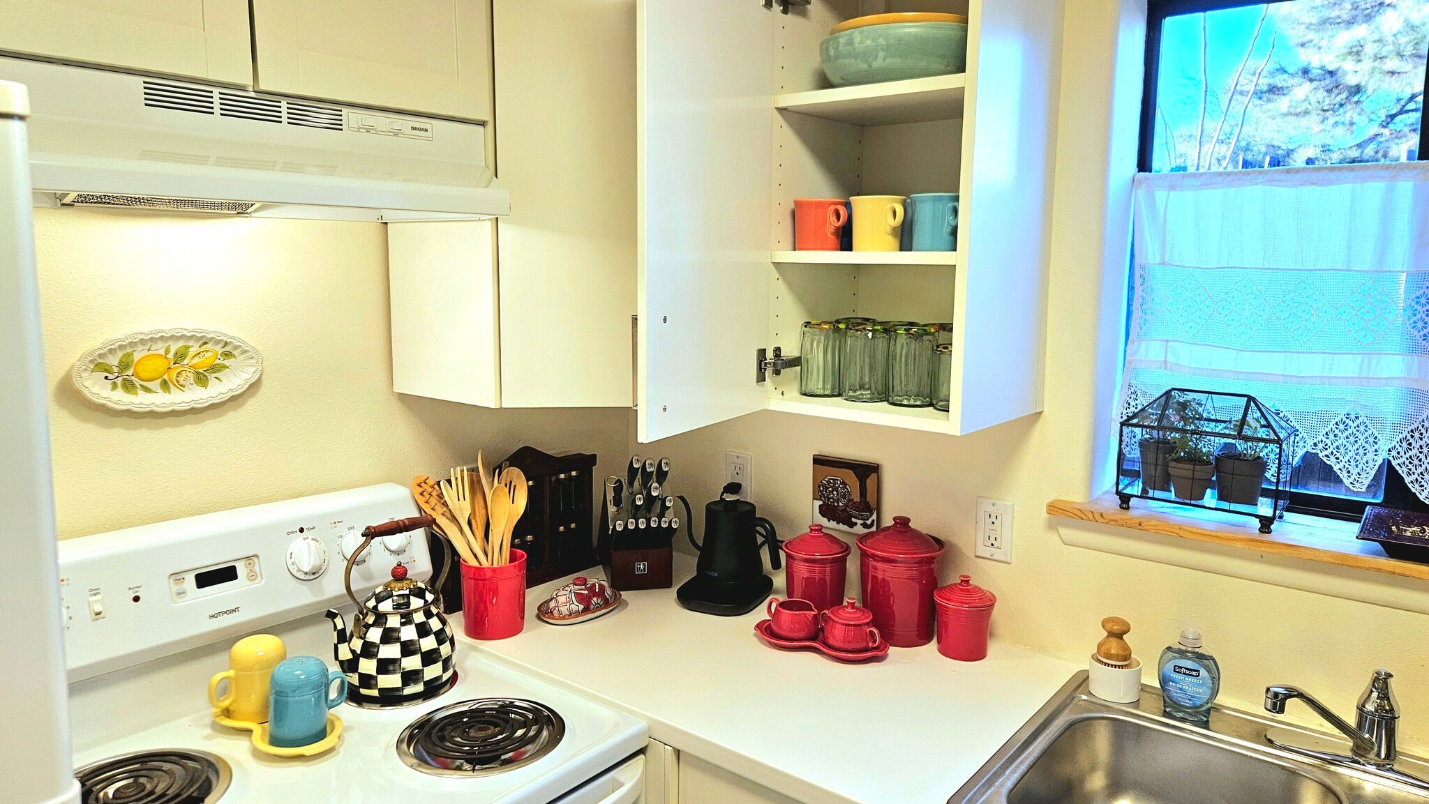 Building Photo - 409 La Joya Rd