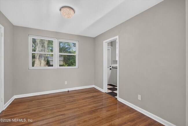 Building Photo - 6338 Mercer Cir W