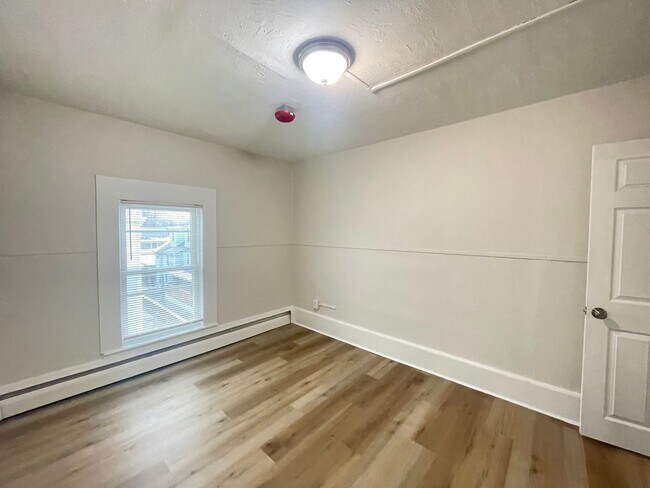 Building Photo - 51 Pennacook St