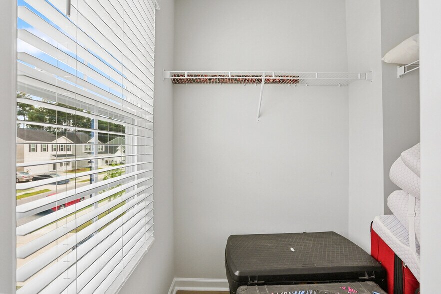 Building Photo - 153 Jepson Way