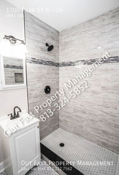 Building Photo - 1700 Park St N