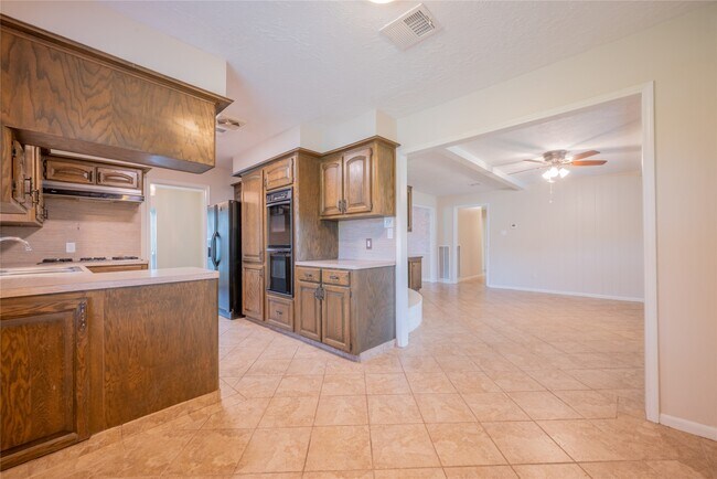 Building Photo - 9202 Benning Dr