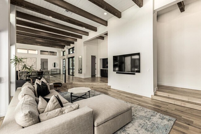 Building Photo - 9917 N 52nd St