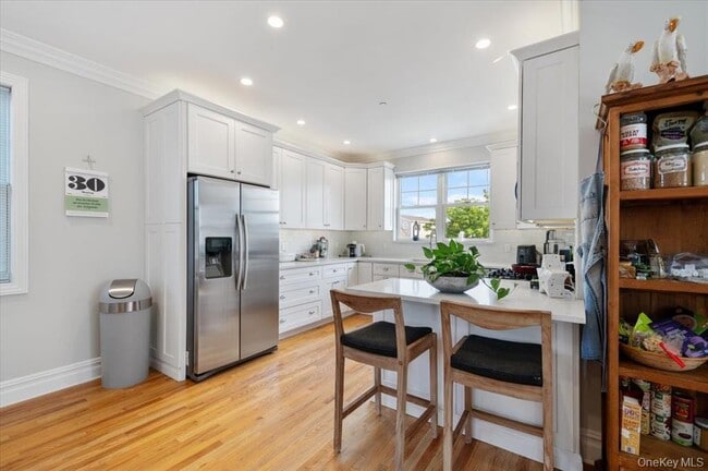 Building Photo - 545 E Fulton St