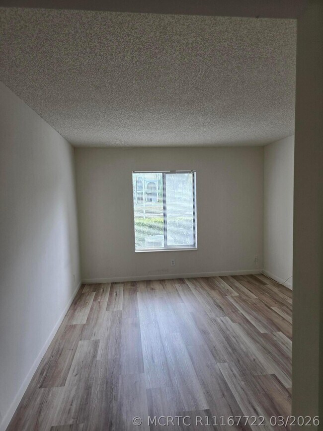 Building Photo - 1106 Green Pine Blvd