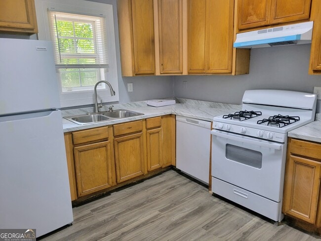 Building Photo - 1366 Campbellton Rd SW
