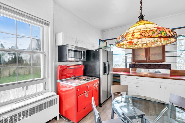 Building Photo - 512 3rd Ave