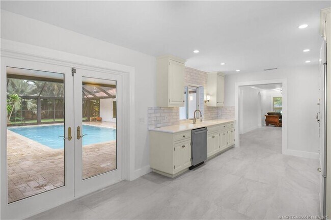 Building Photo - 4 Copaire Rd