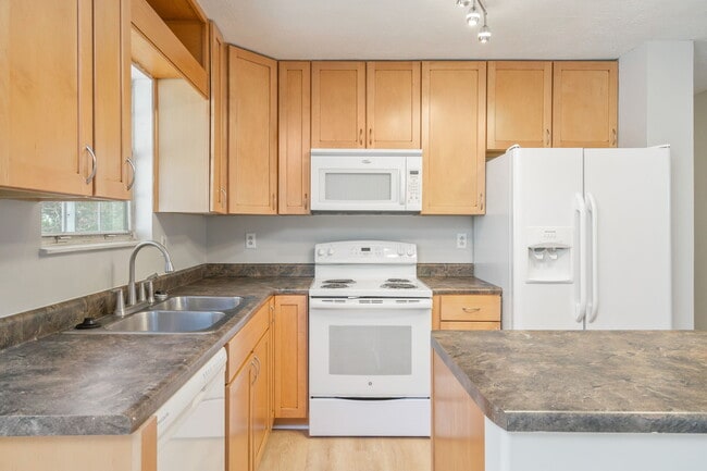 Building Photo - 5712 Walden Woods Ct NW