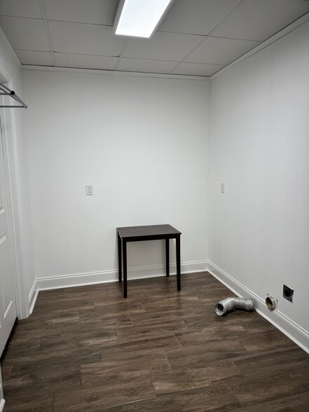 Building Photo - 6405 N Pinson Rd