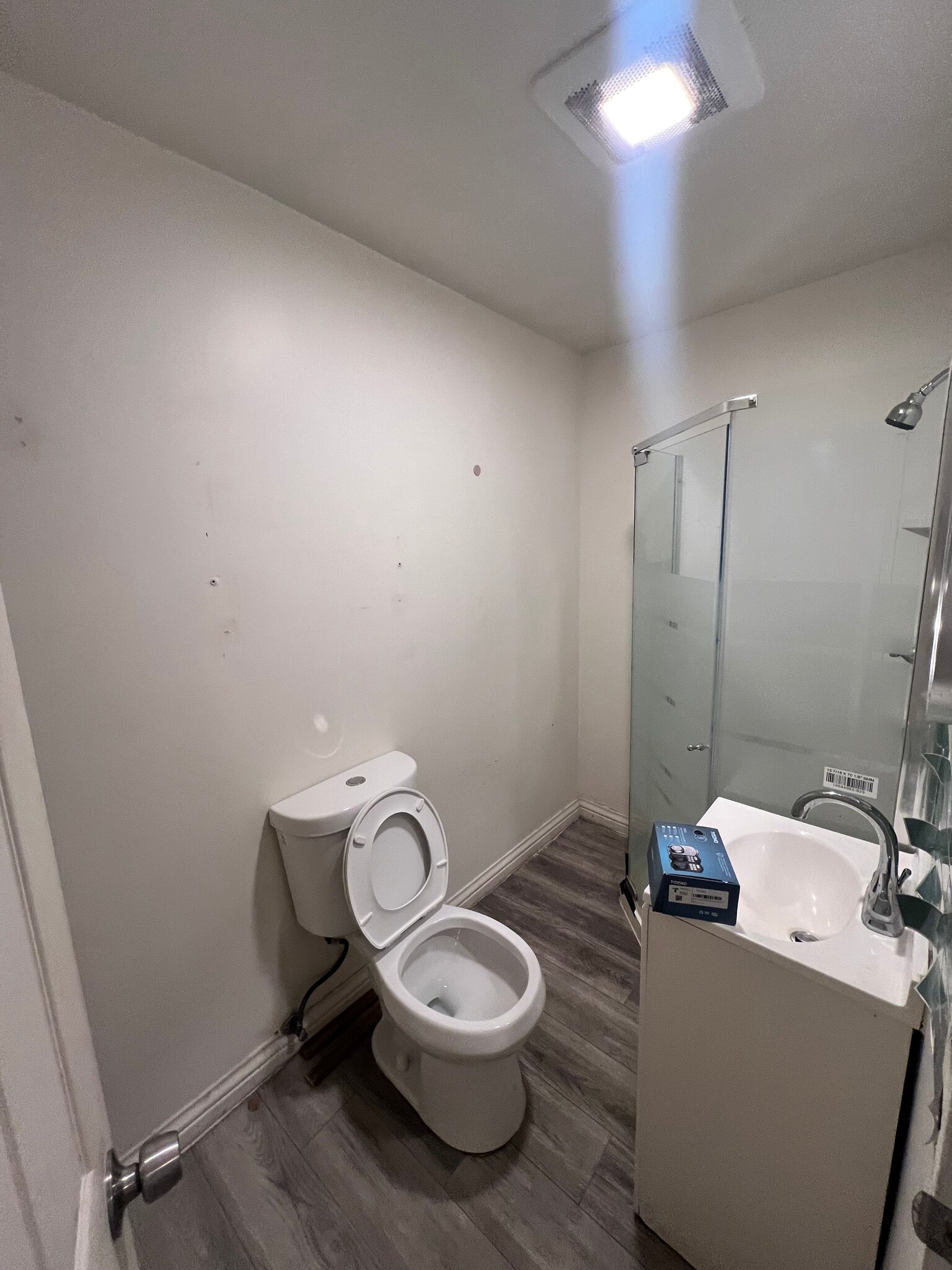 Building Photo - 1073 Dundas St