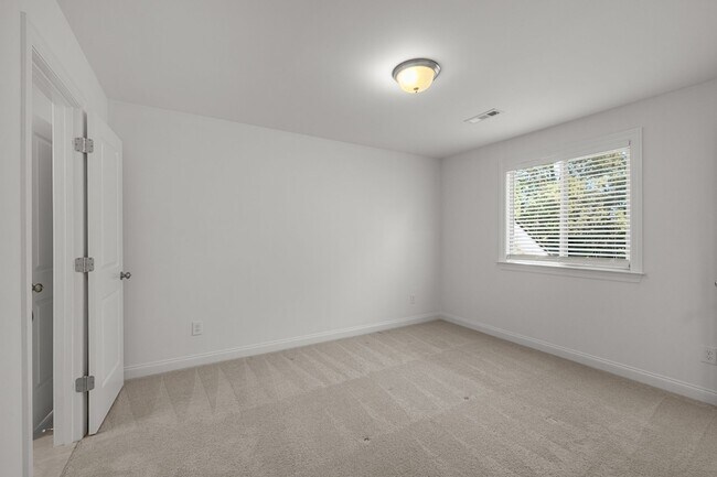 Building Photo - 4155 Old Light Cir