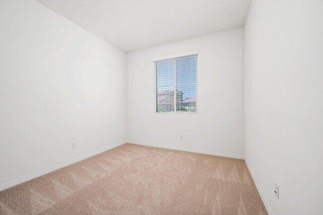 Building Photo - 36712 Summer Dain Ln