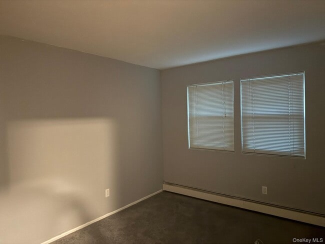 Building Photo - 133 Moriches Ave