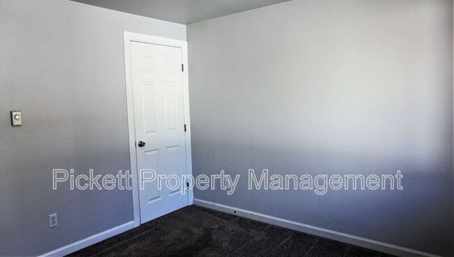 Building Photo - 1134 Scott Ave