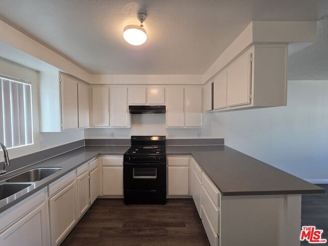 Building Photo - 11716 Oxford Ave